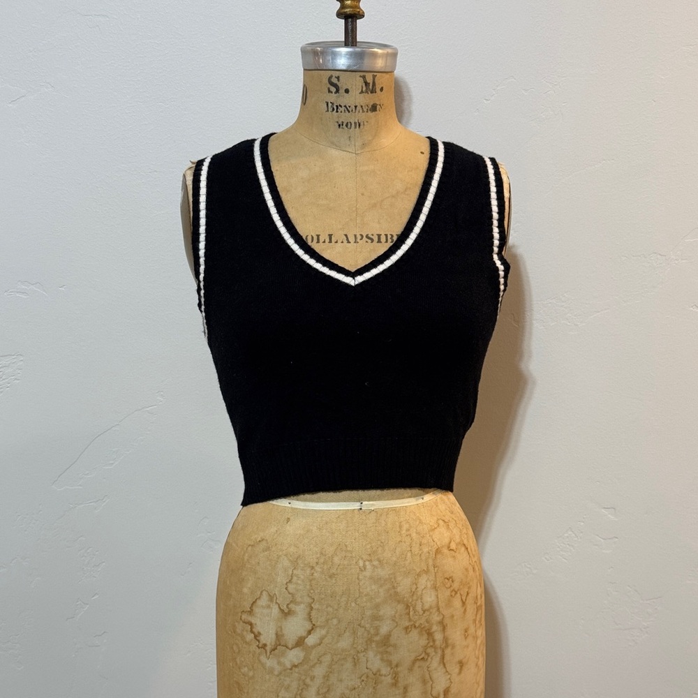 RSQ Black Knit Top with White Trim
